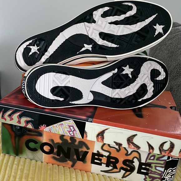 Converse - Picture 2 of 8